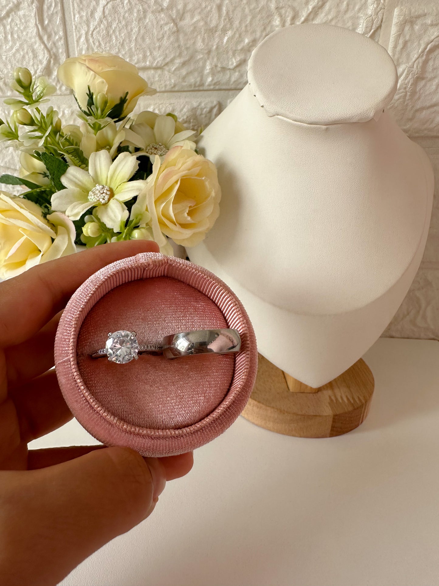 Anillo solitario compartir
