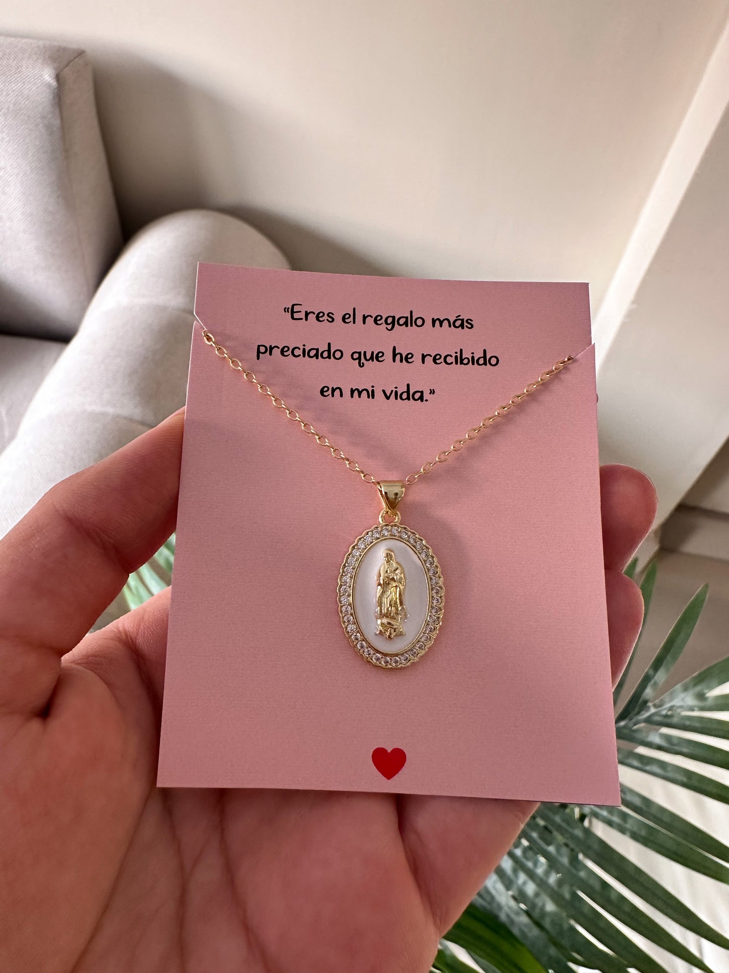 Cadenita medallita óvalo nacar