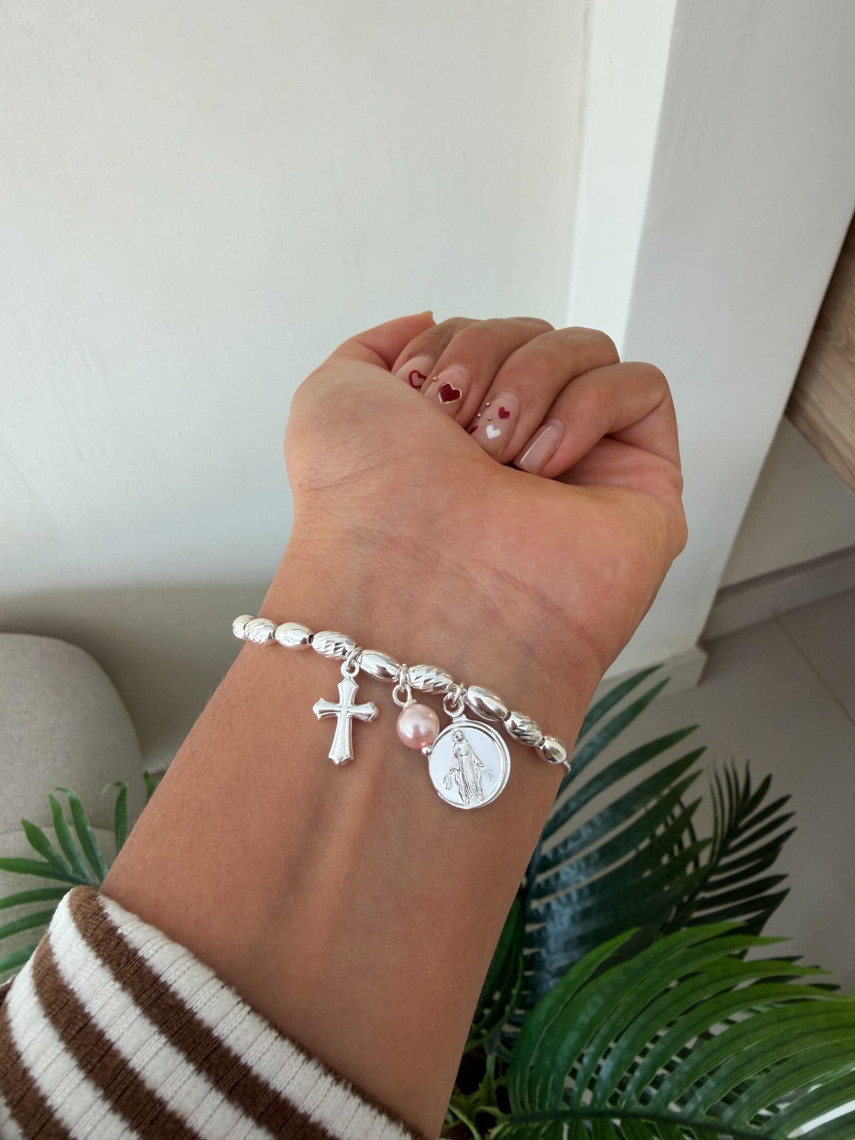 Pulsera religiosa con piedra rosita