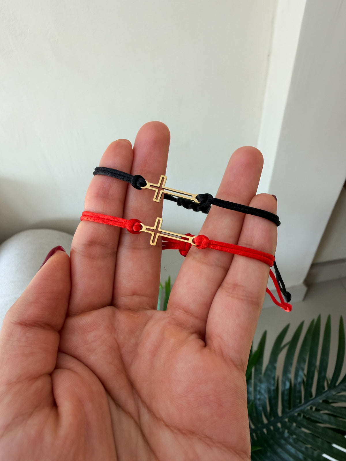 Pulseras cruz compartir