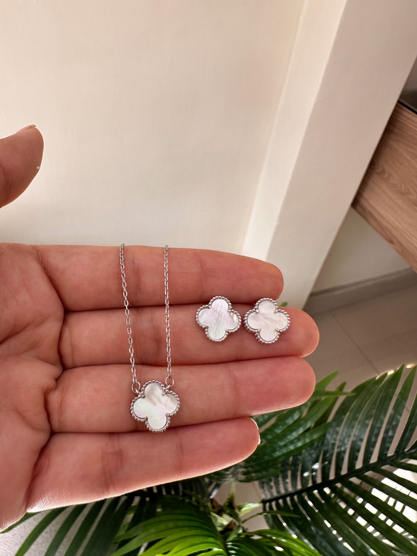 Set van Cleff blanco