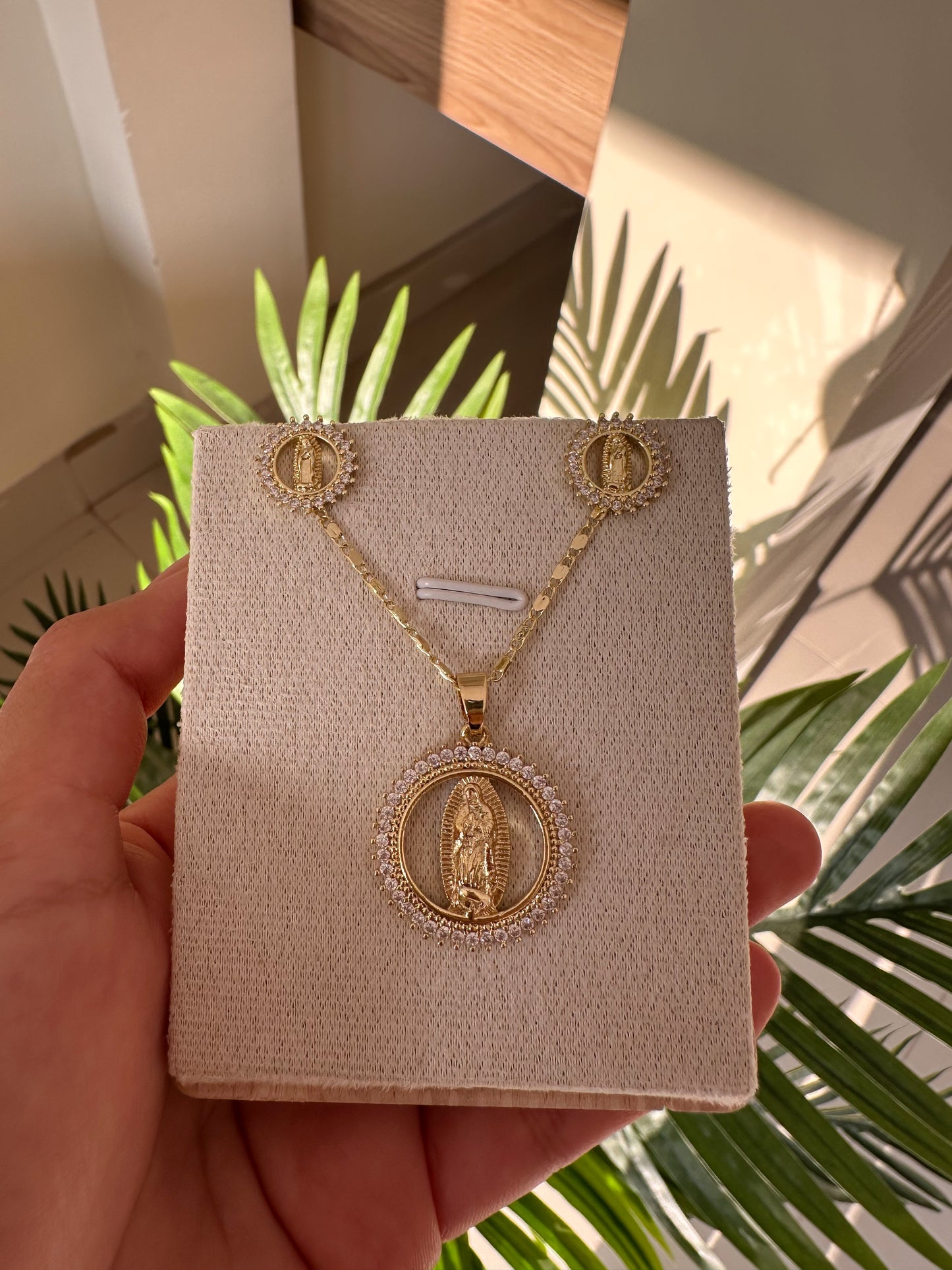 Medallita de la virgen brillantes