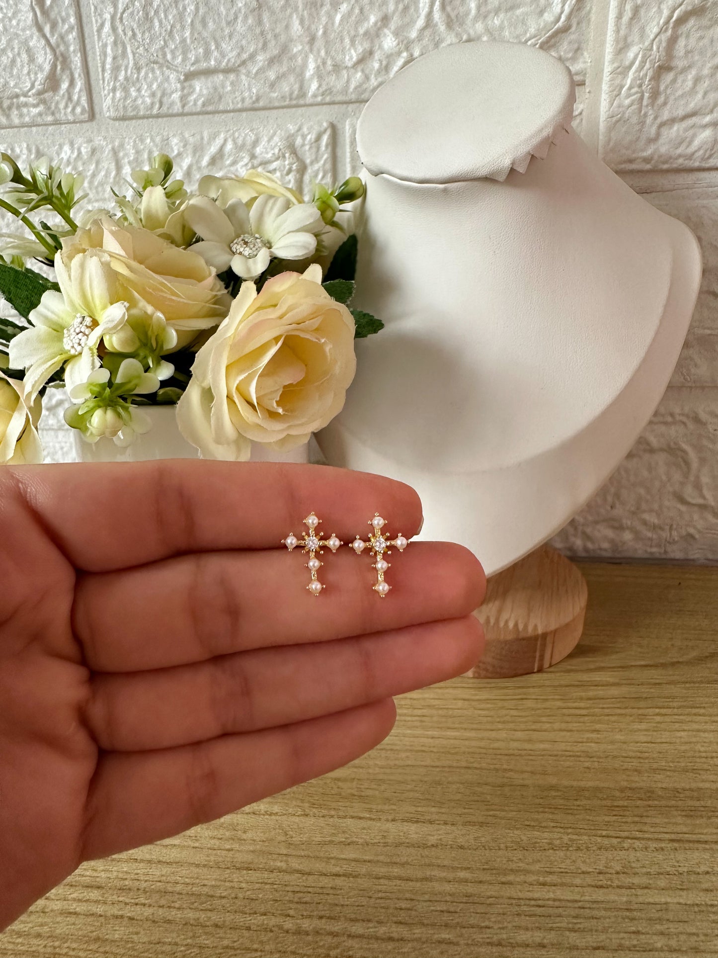 Aretes cruz perlitas