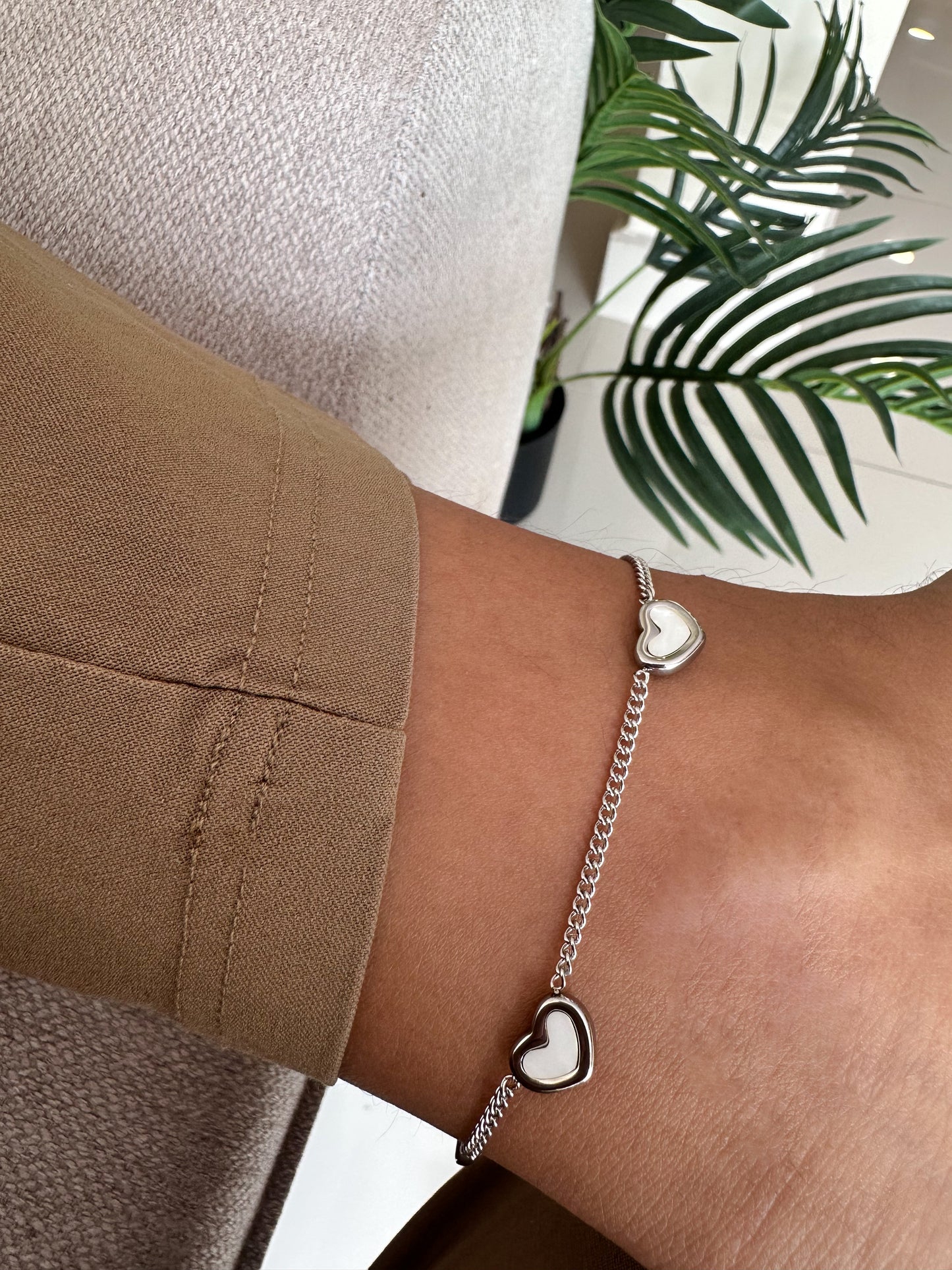 Tobillera corazones blancos