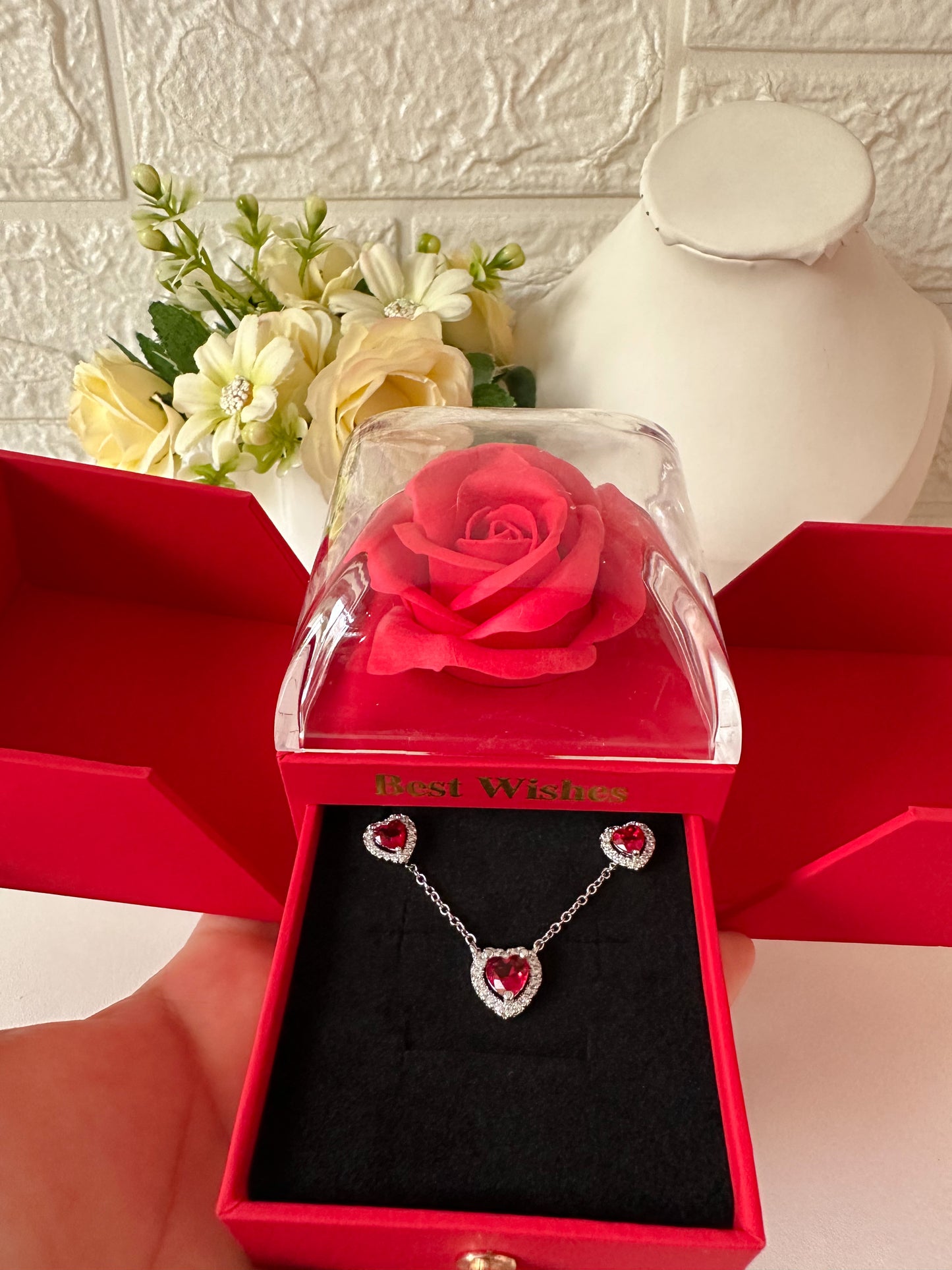 Set corazones rojitos con cofre
