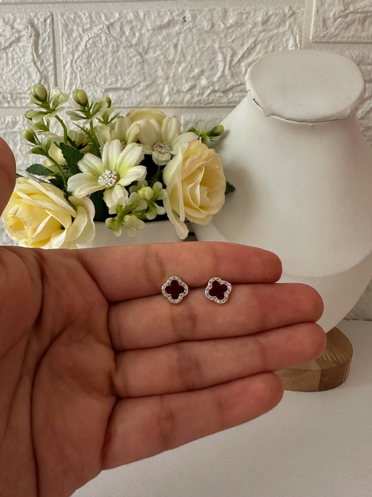 Aretes de trébol ortopédicos