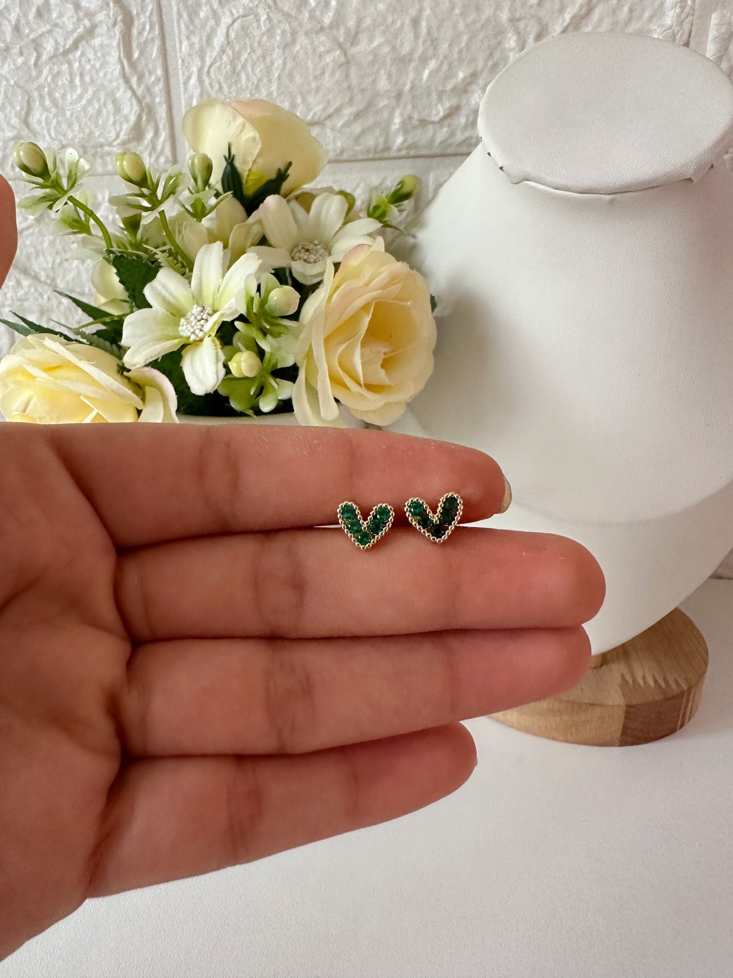 Aretes brillantes esmeralda