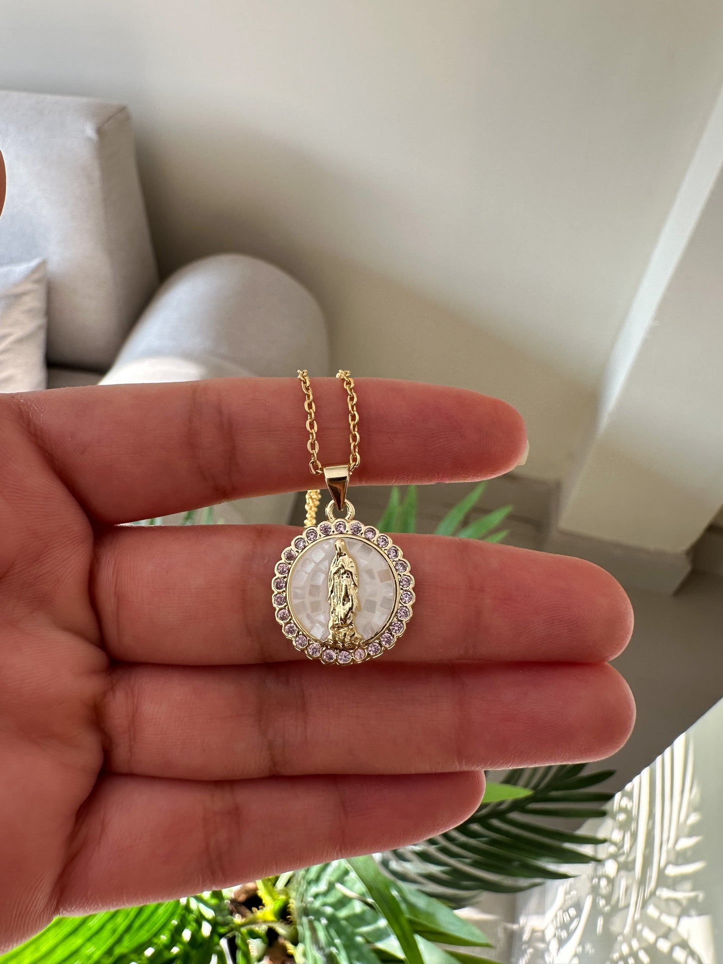 Cadenita medallita nácar