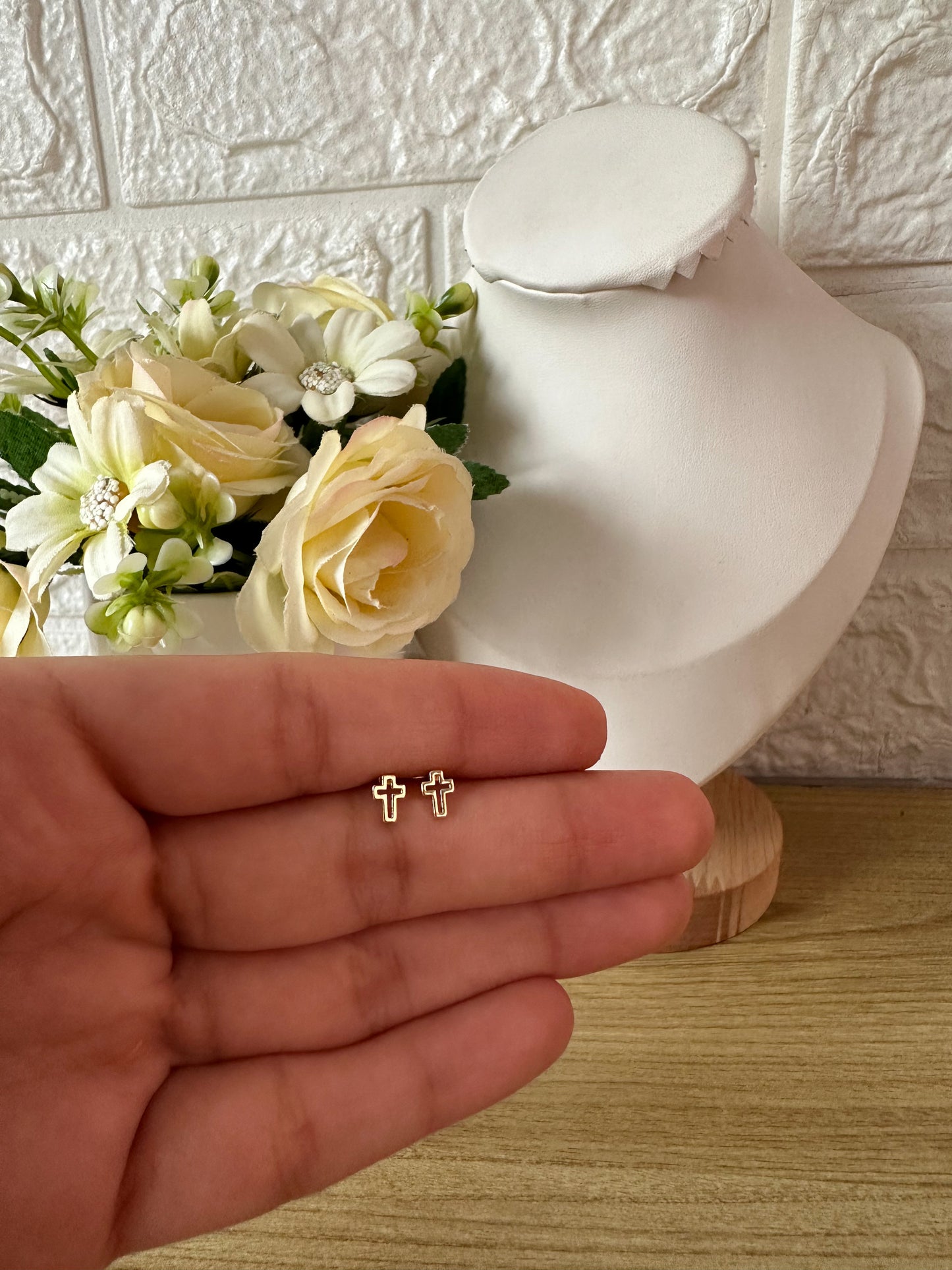 Aretes mini cruz