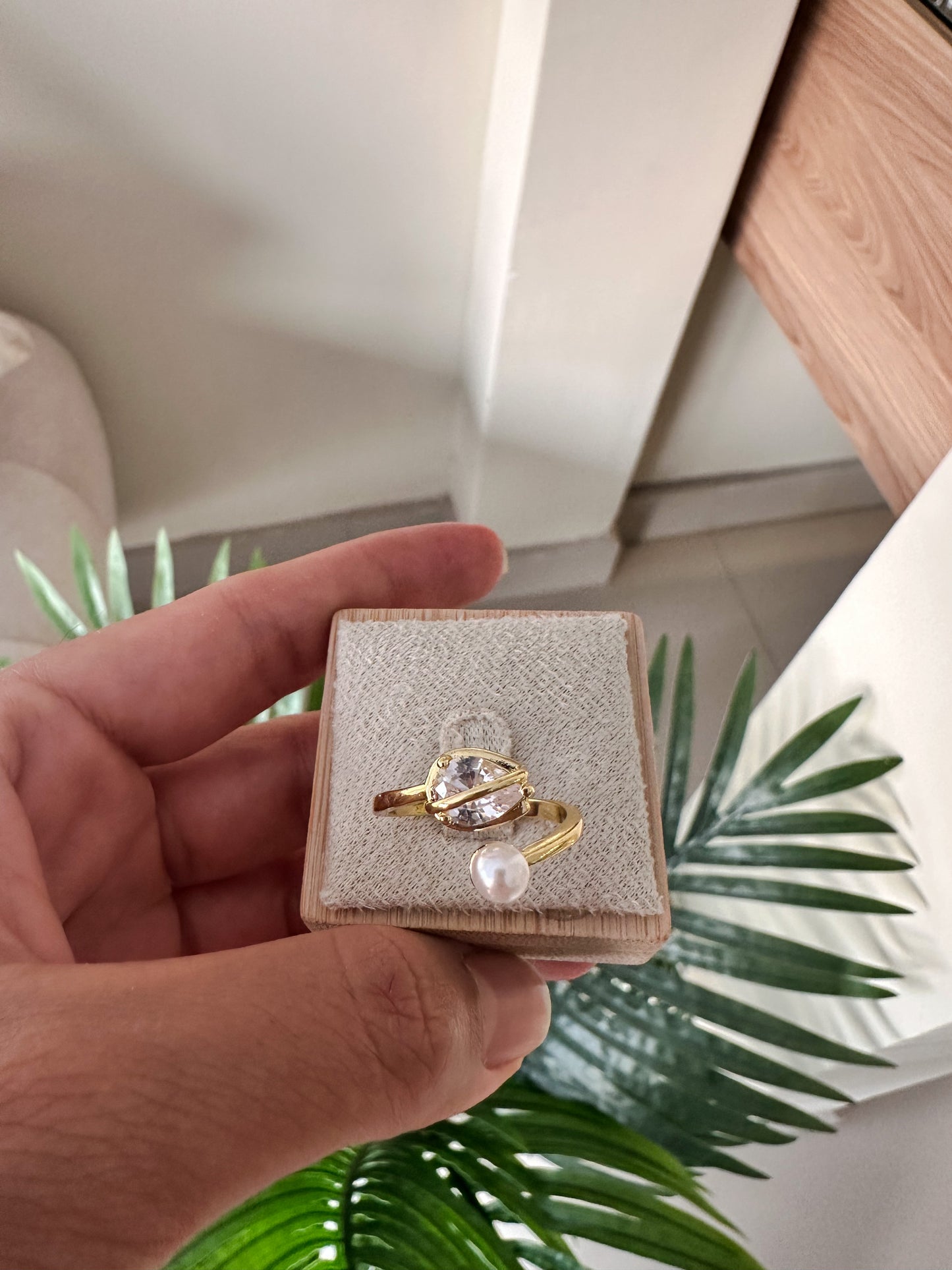 Anillo de tulipan cristal blanco