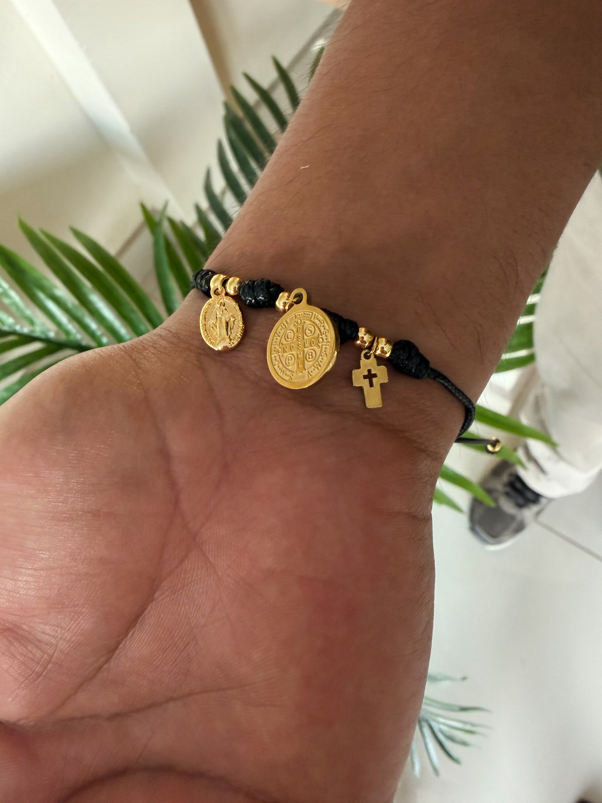Pulsera tejida multidijes