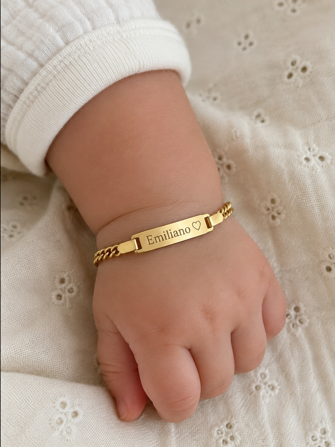 Pulsera grabada dorada mini