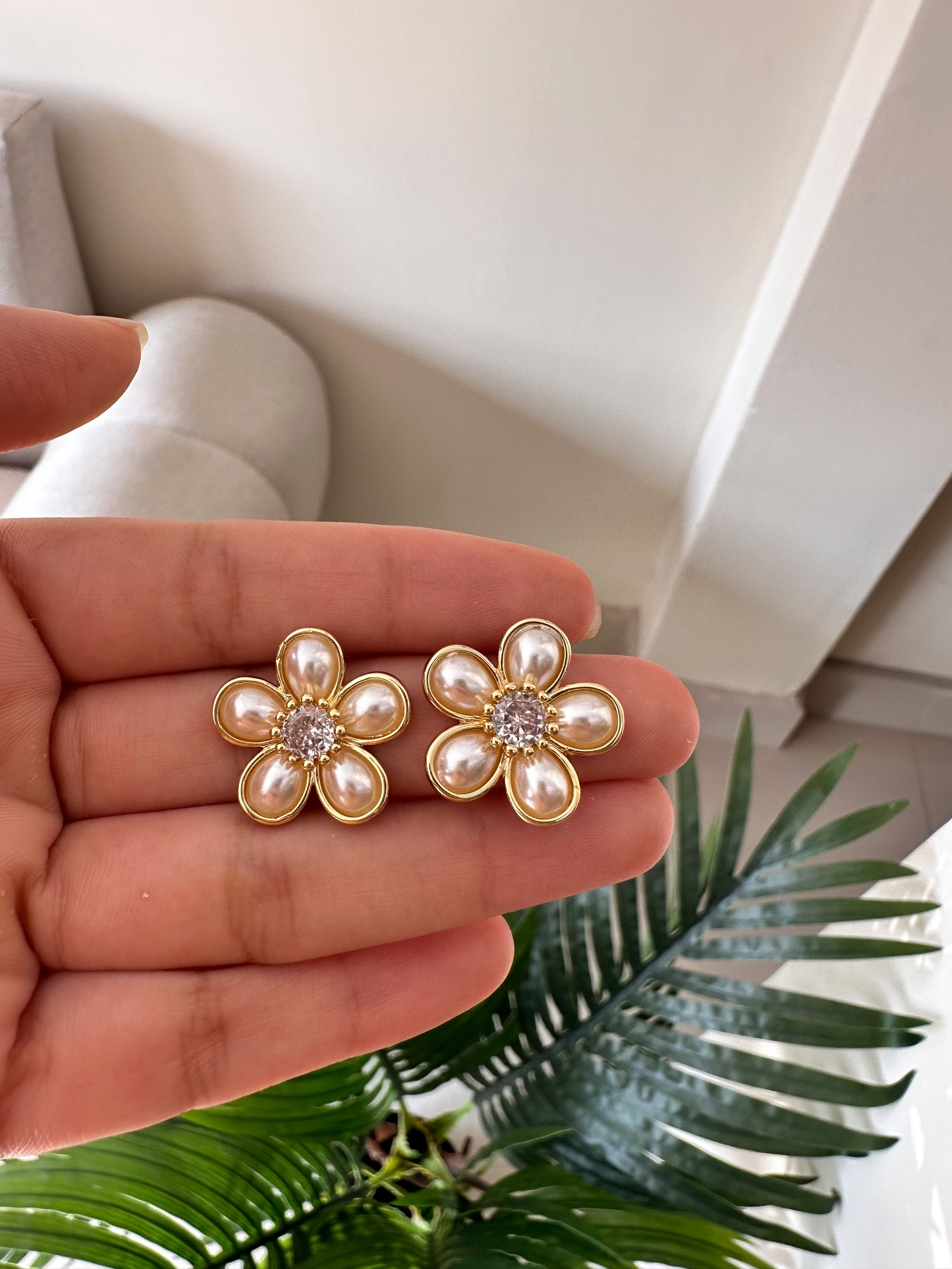 Aretitos flor perlas