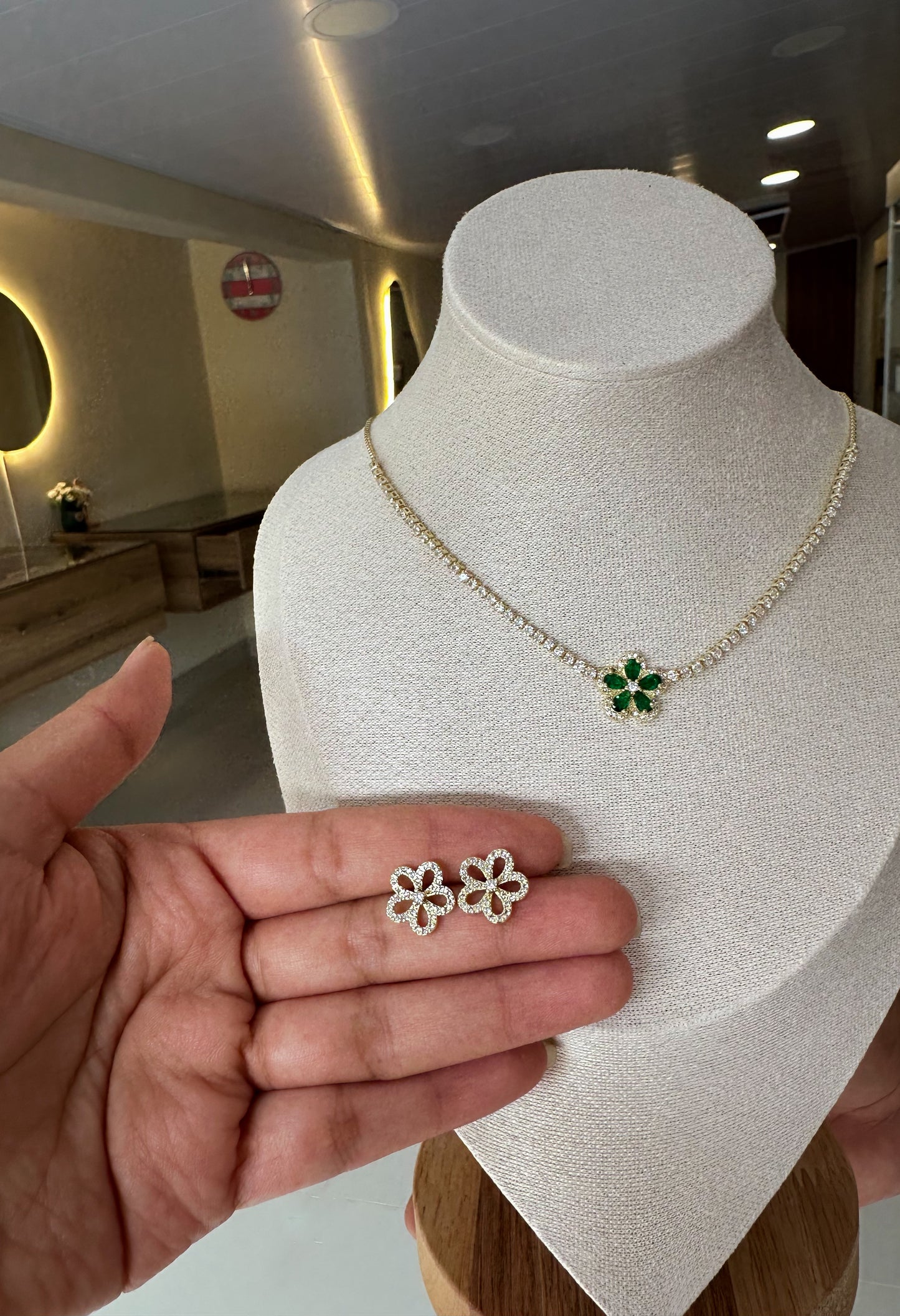 Set brillantes flor esmeralda