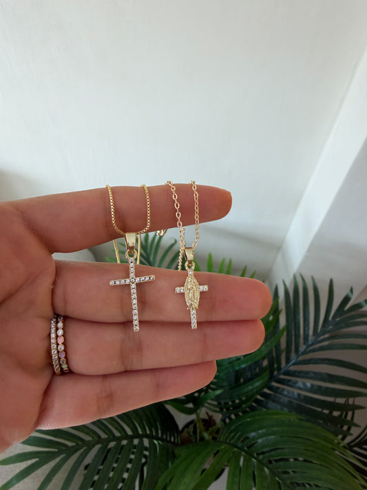 Cadenita cruz brillante