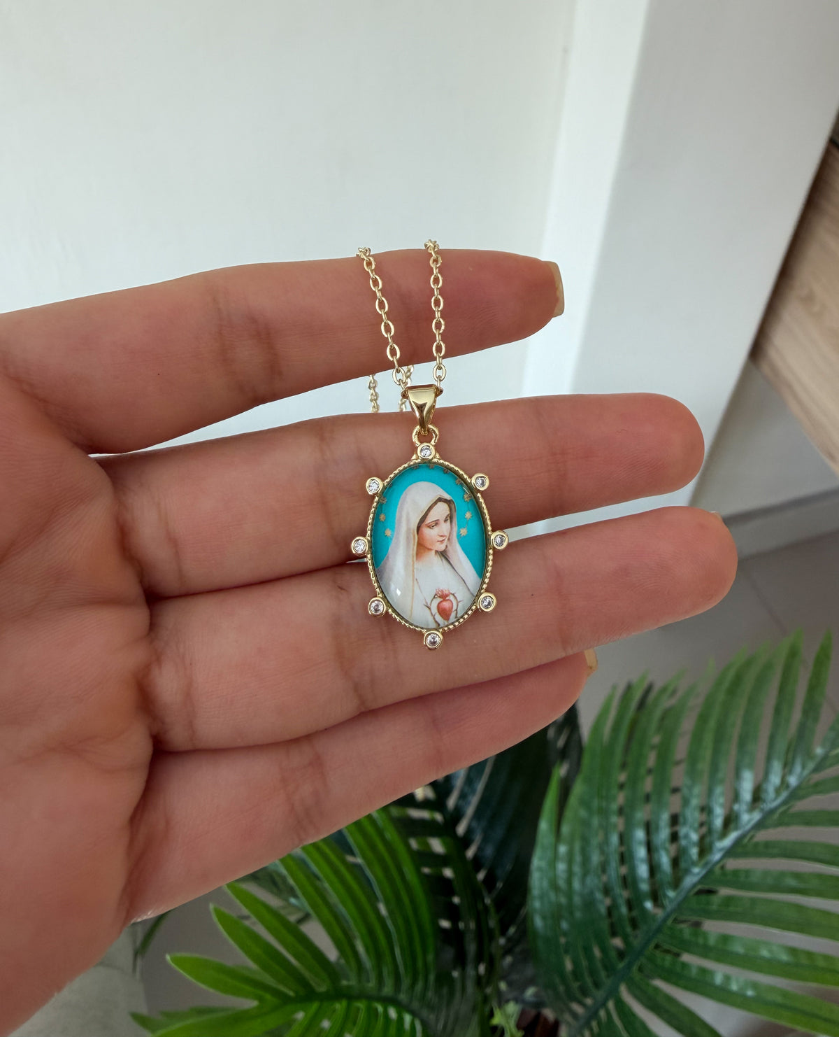 Cadenita virgencita dije cristal