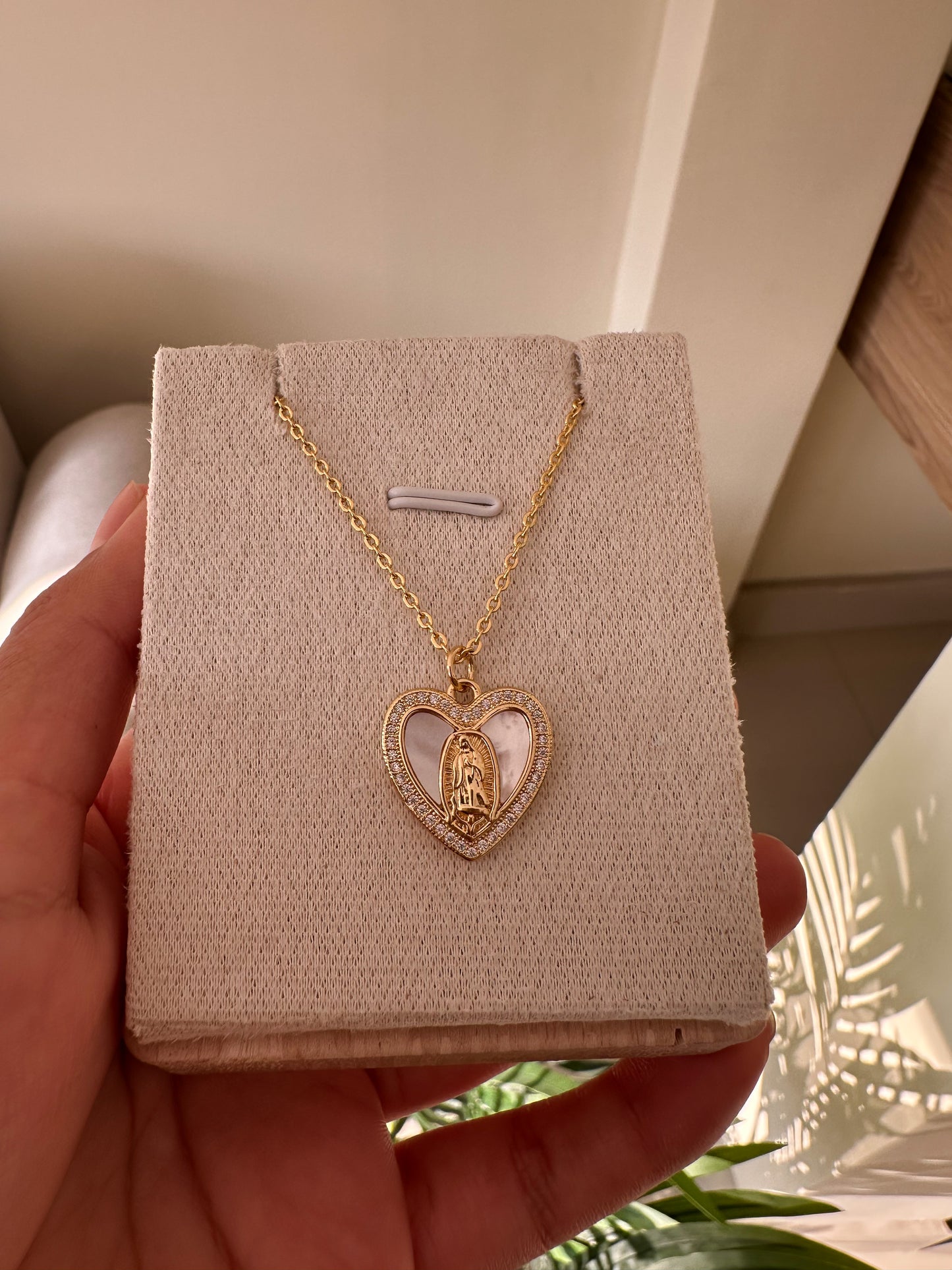 Medalla corazón brillante virgencita