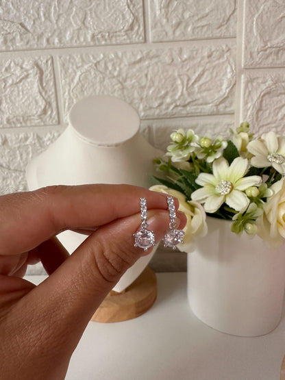 Aretitos brillantes Plata