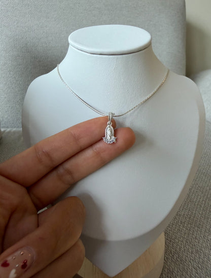 Mini virgencita con cristales