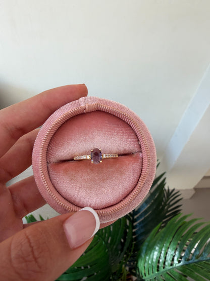Anillo piedra púrpura