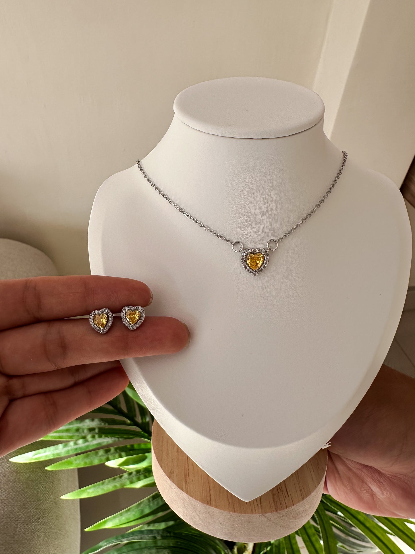 Set corazones amarillos