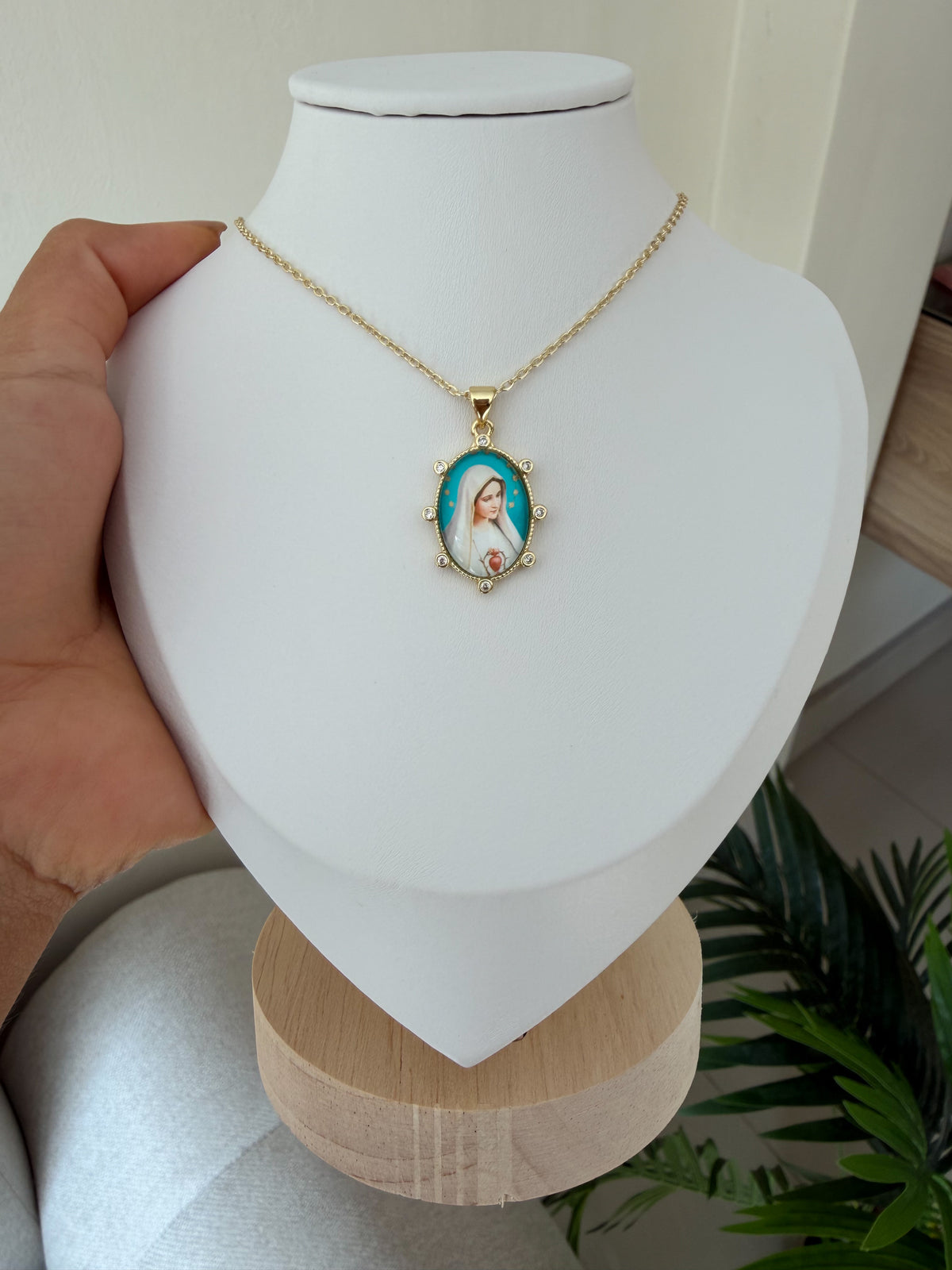 Cadenita virgencita dije cristal