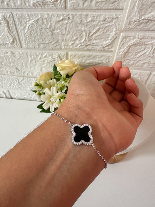 Pulserita trébol negro