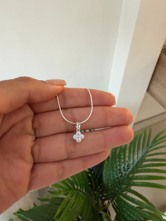 Cadenita mini trébol
