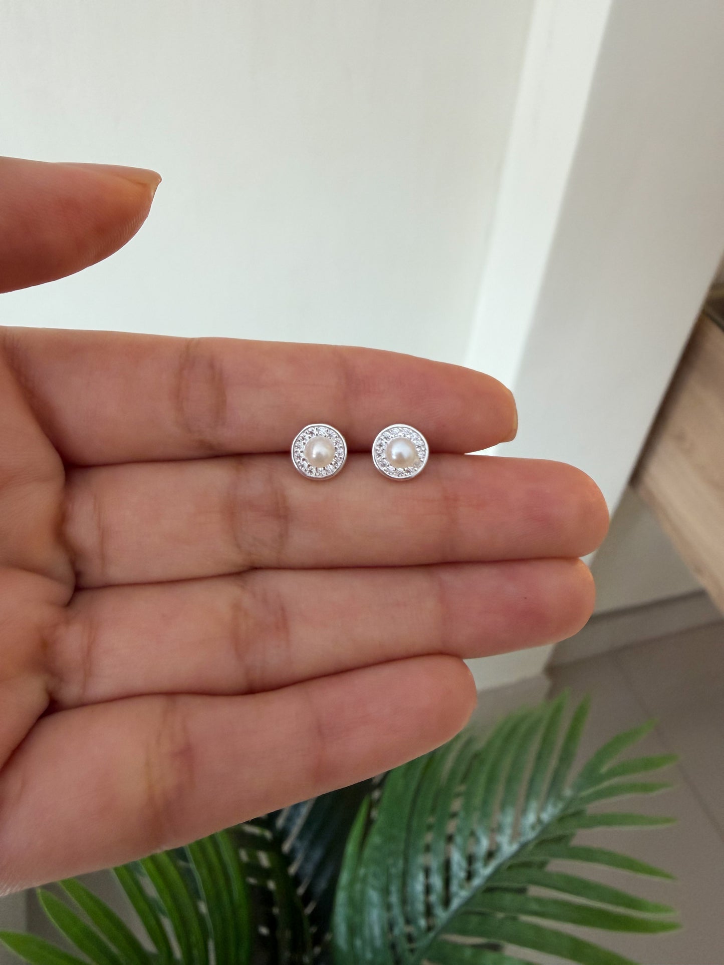 Aretes perlitas brillantes