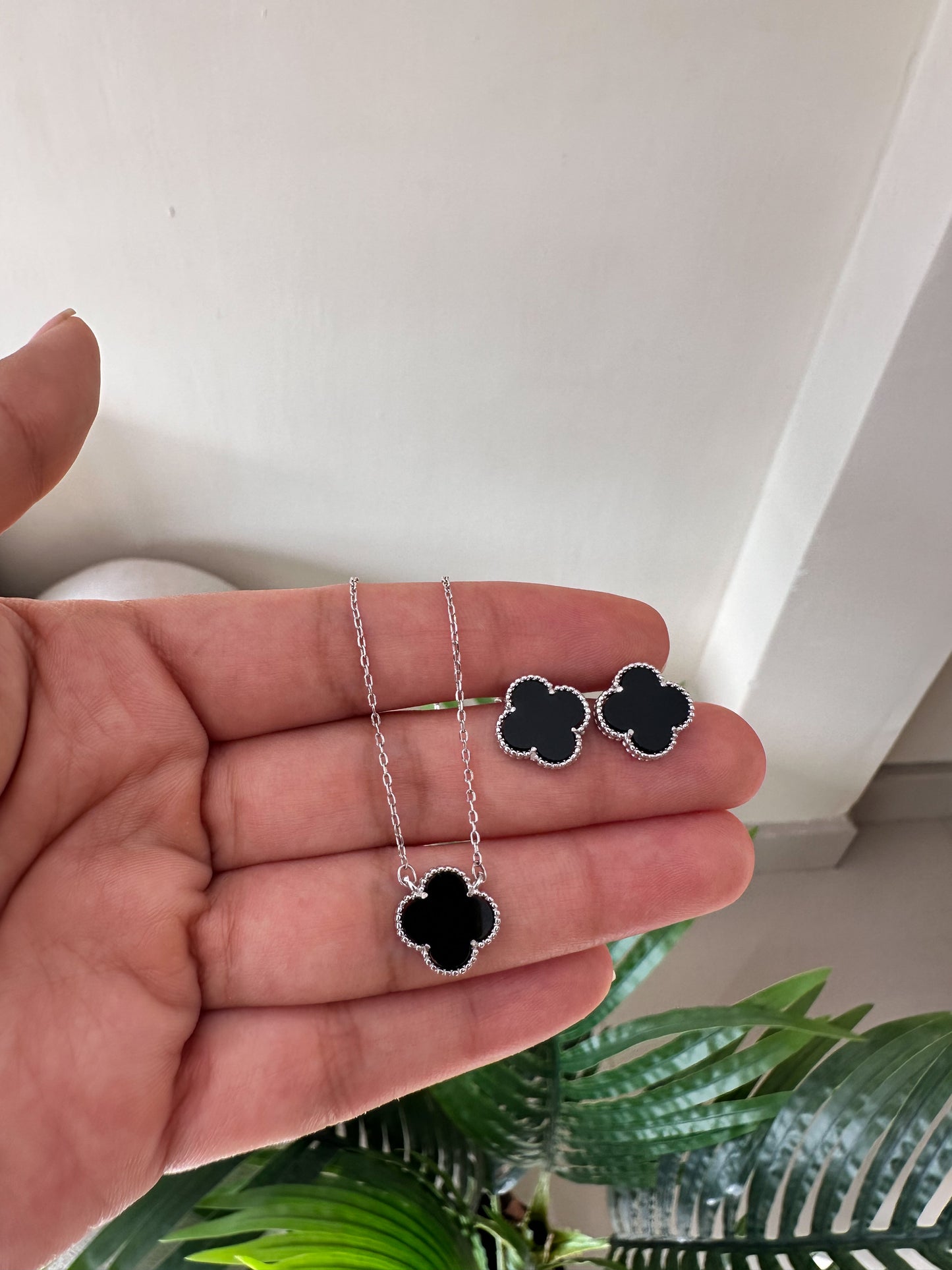 Set van Cleff negro