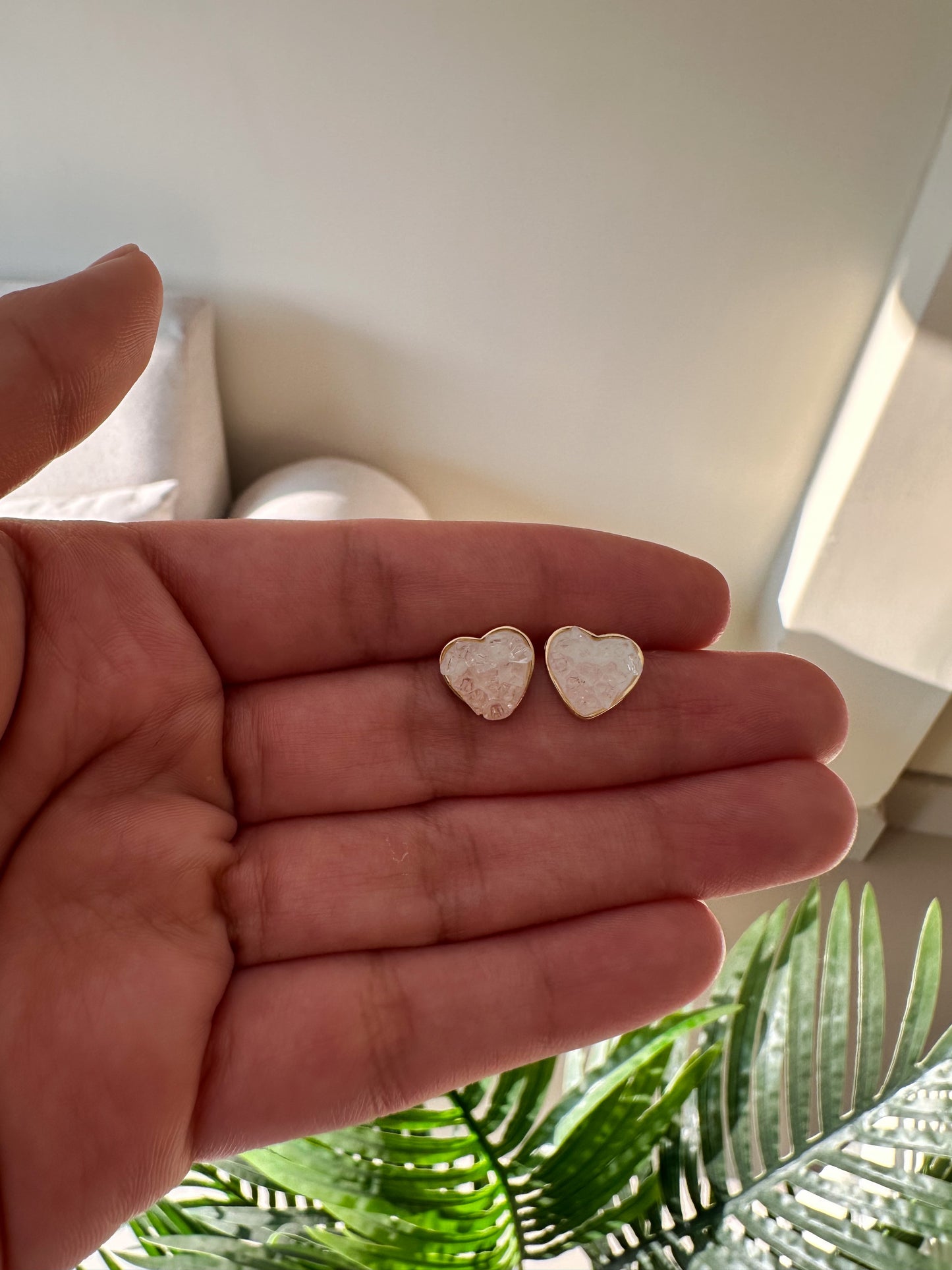 Aretes corazón piedras blancas