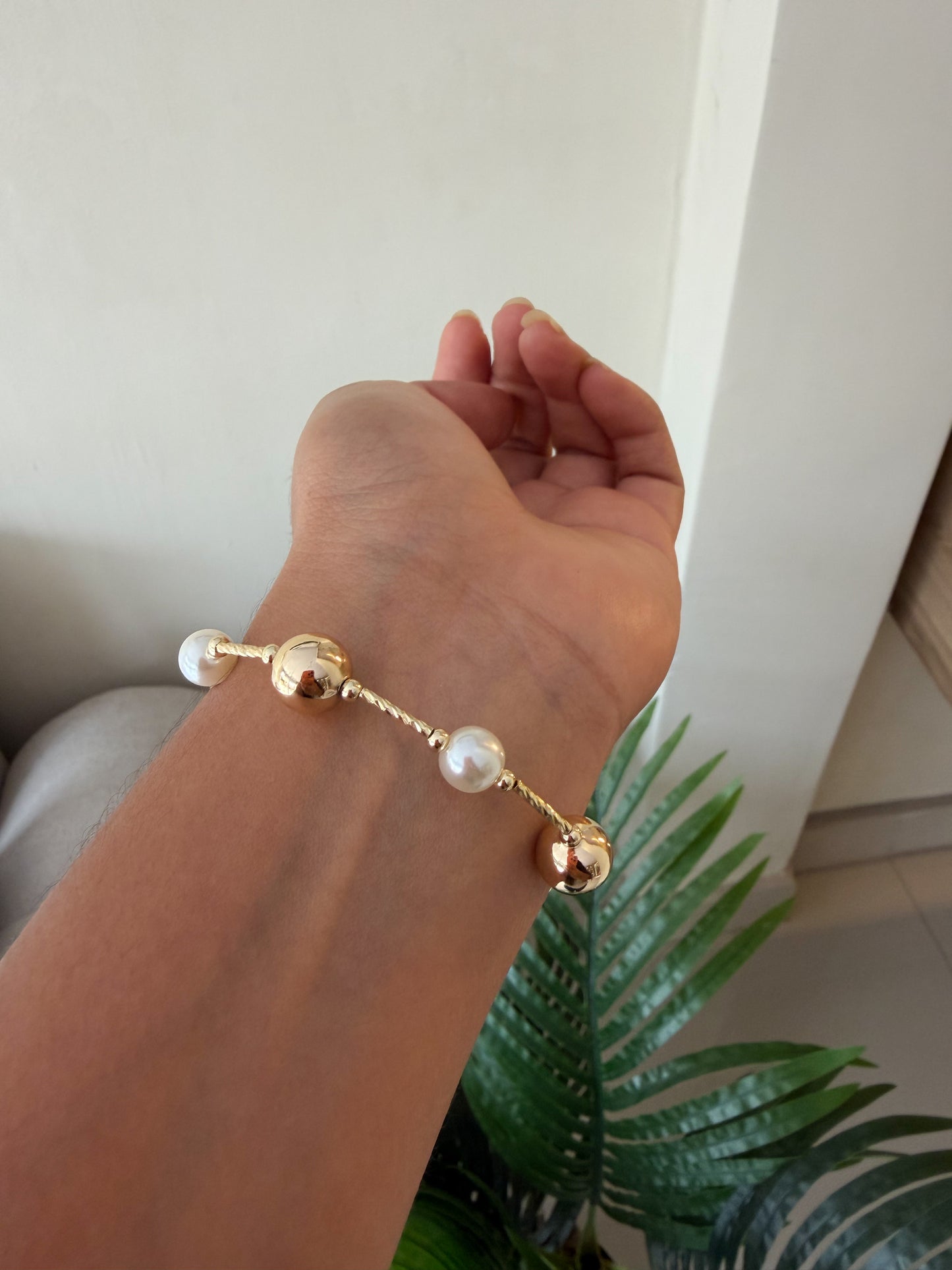 Pulsera balines y perlas