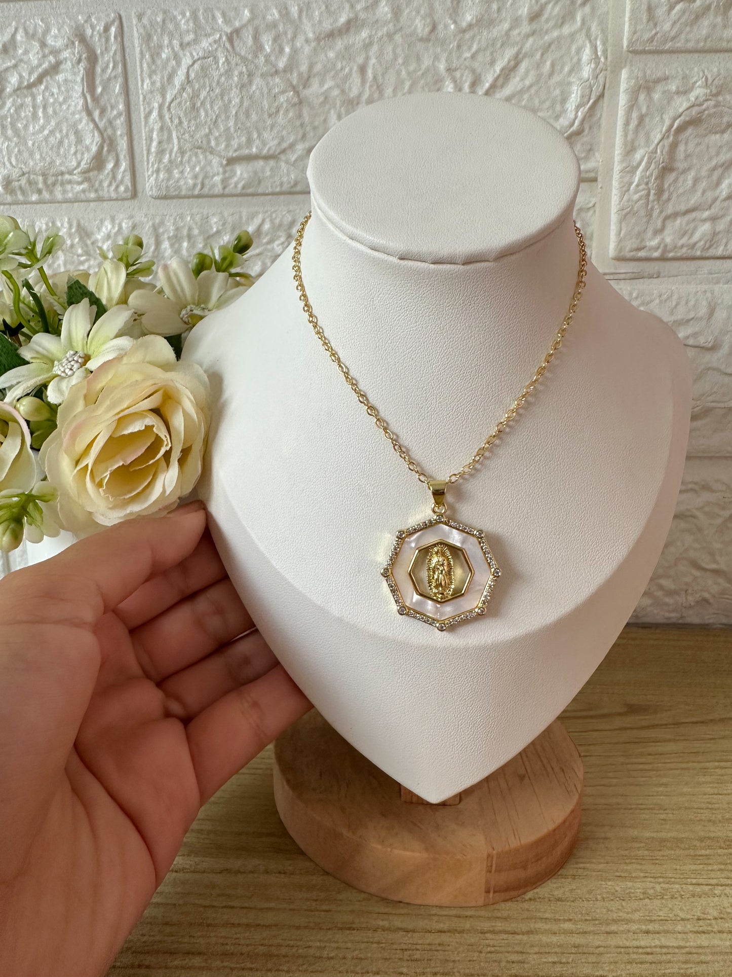 Medalla brillante blanca