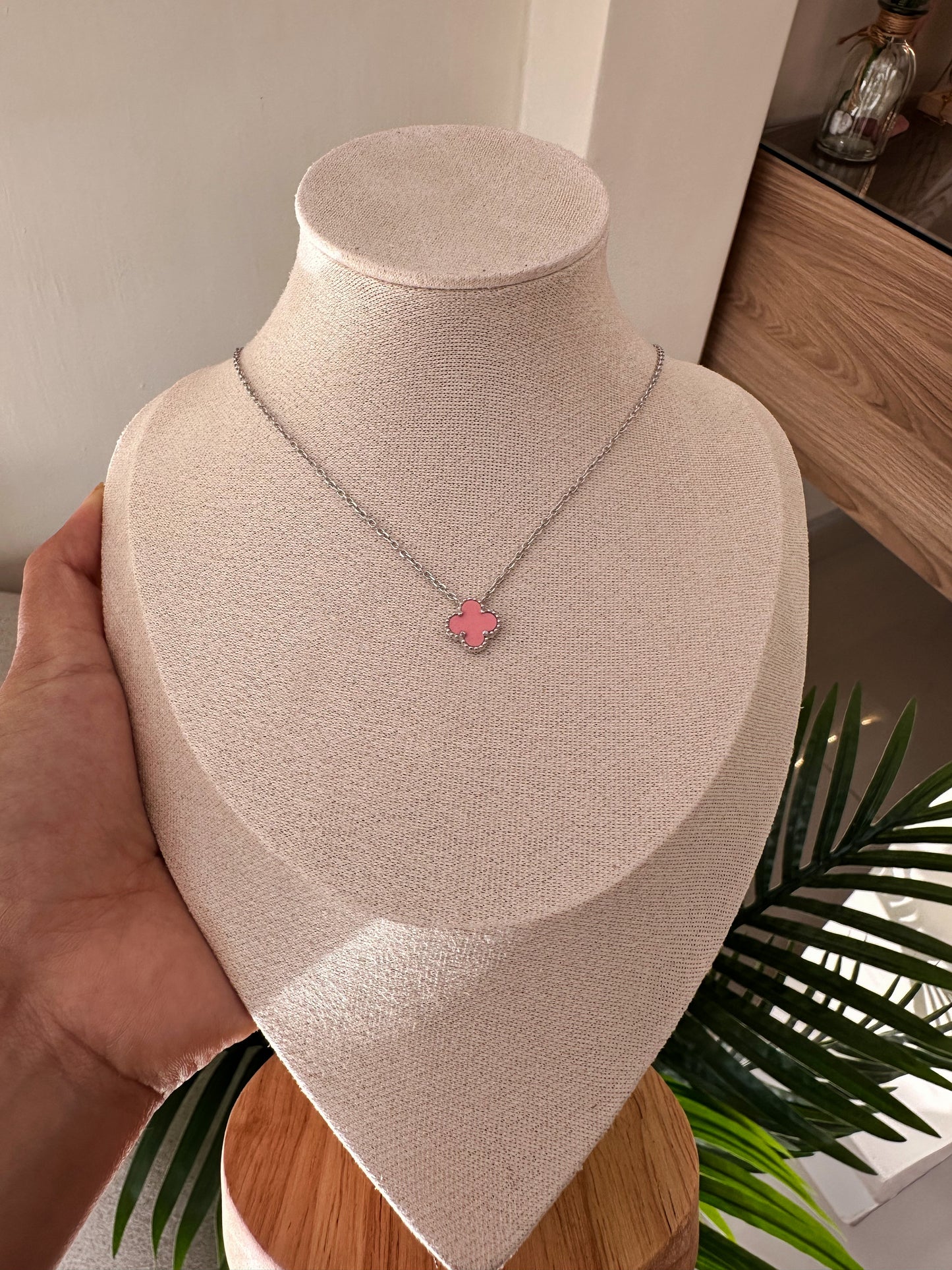 Cadenita van cleef rosada