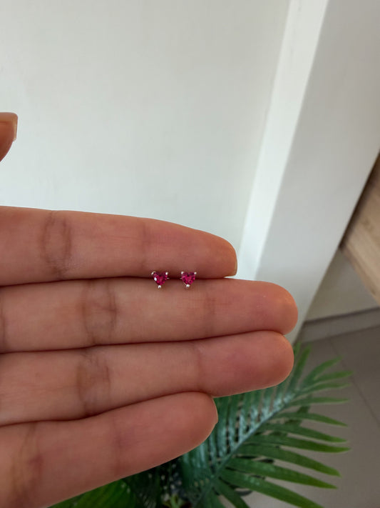 Aretes mini corazón rojo