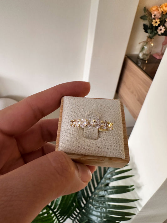 Anillo piedras brillantes