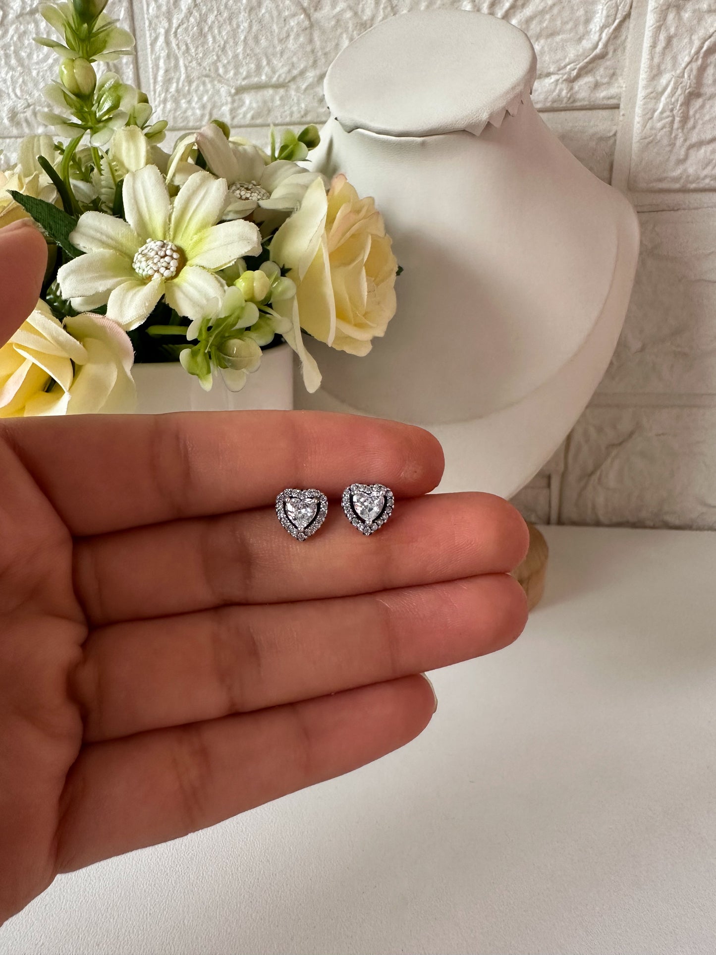 Aretitos corazón plata