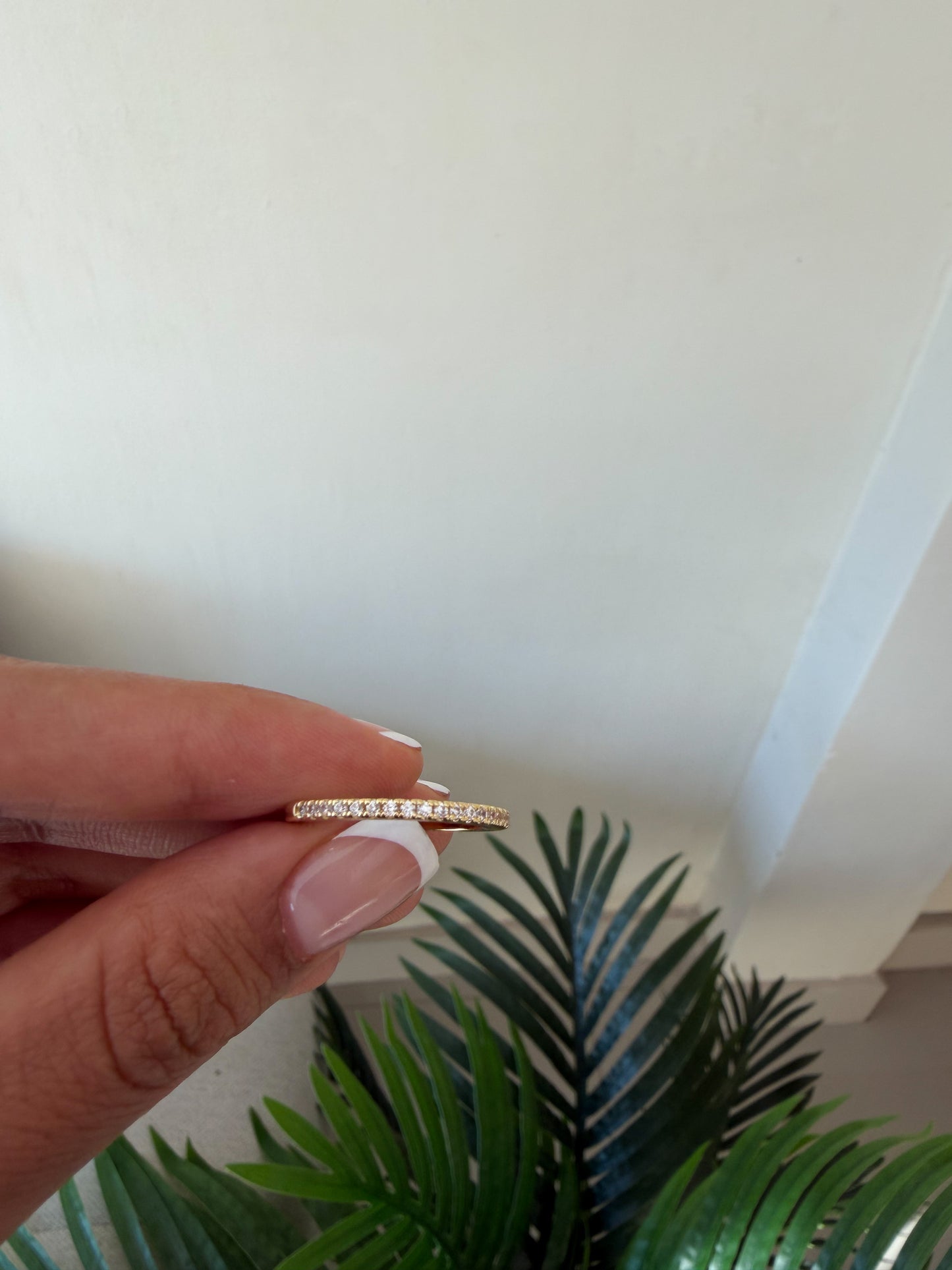 Anillo piedras brillantes
