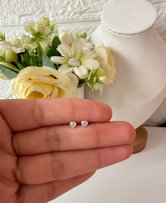 Aretes mini corazón ortopédicos